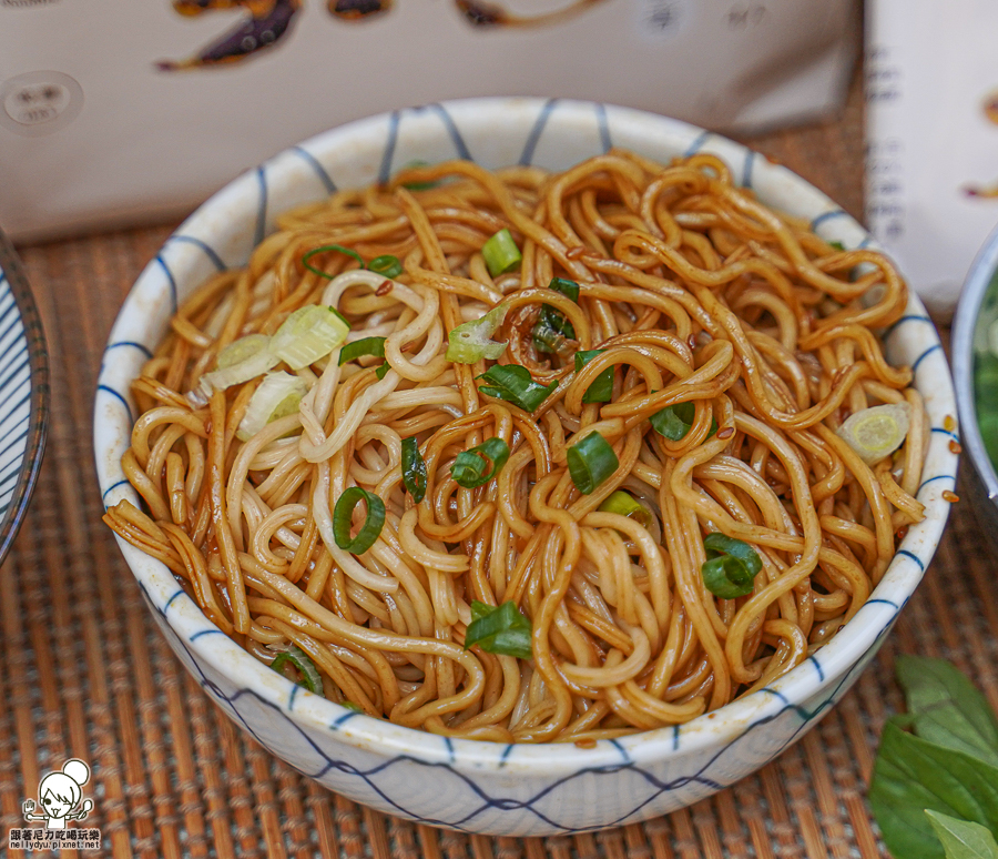 詹姆士 詹麵 拌麵 團購 美食 麵食 乾麵 好吃 必買 伴手禮 親子 麵 推薦 