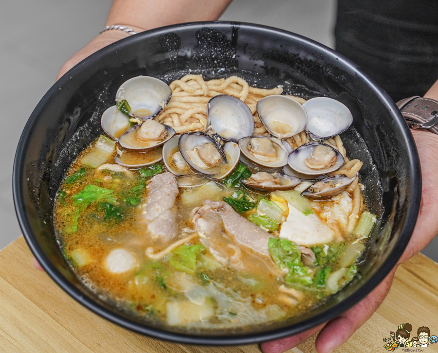 小搞搞 創意 焦糖布丁 創意蛋餅 好吃蛋餅 麵糊蛋餅 鍋燒麵食 麻辣 巷弄 早餐 早午餐