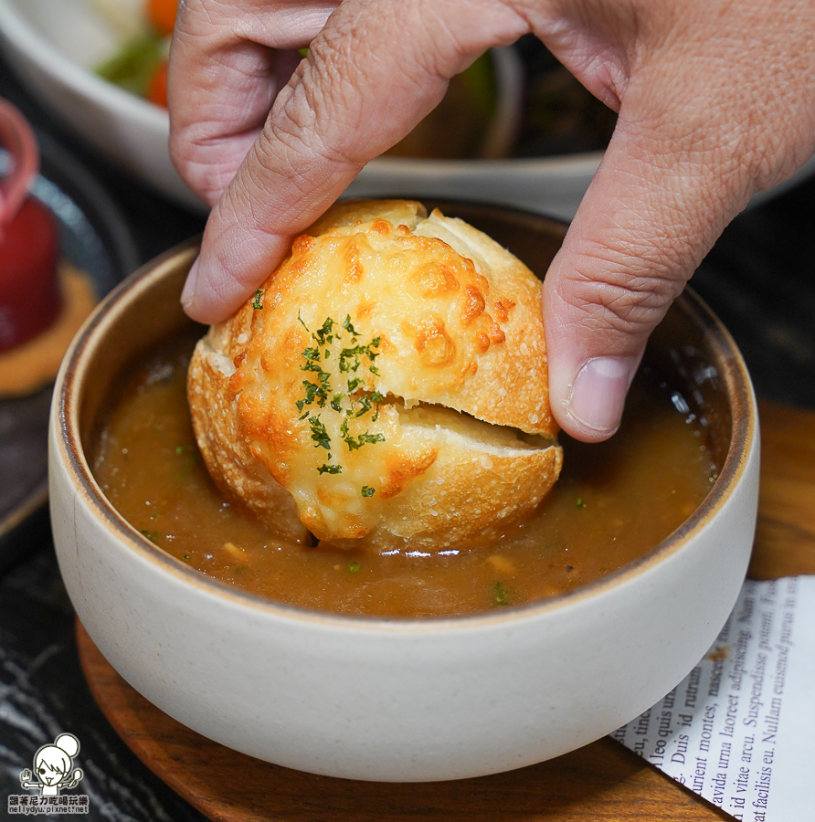 焰牛排館 高雄牛排 牛排館 聚餐 慶生 高樓層 飯店 漢來 必吃 老字號