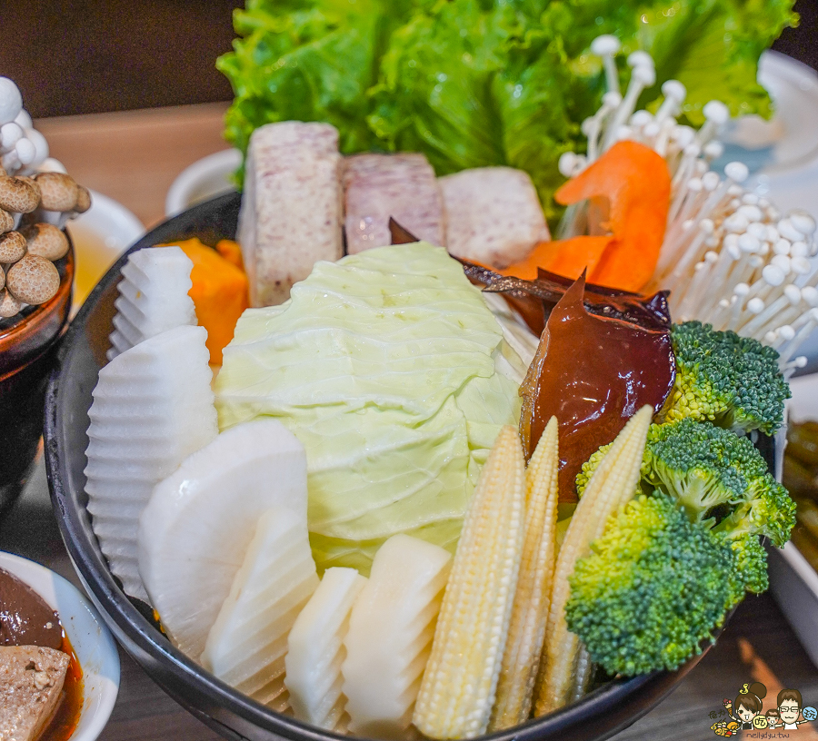 高雄麻辣鴛鴦鍋 火鍋 鍋物 慶生 聚餐 個人鍋 約會 肉肉盤 