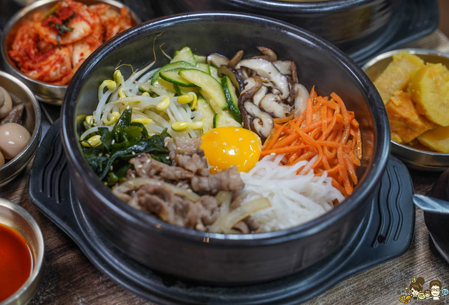 韓式烤肉 韓國料理 石鍋拌飯 牛排骨 湯 聚餐 約會 韓國年糕 韓式美食 水刺床