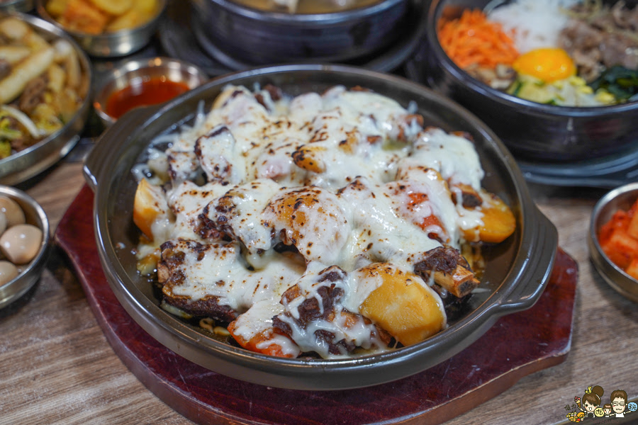 韓式烤肉 韓國料理 石鍋拌飯 牛排骨 湯 聚餐 約會 韓國年糕 韓式美食 水刺床