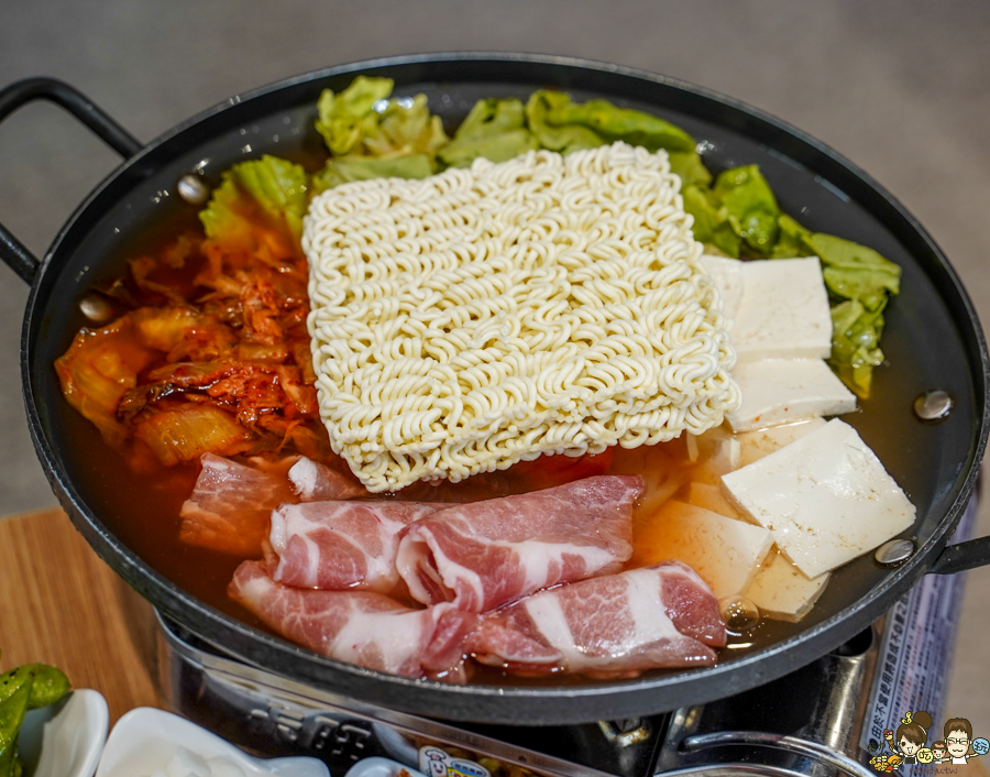 韓國料理 韓式炸雞 炸雞 鍋物 飯捲 韓式飯卷 好吃 推薦 脆榖 聚餐 高雄美食