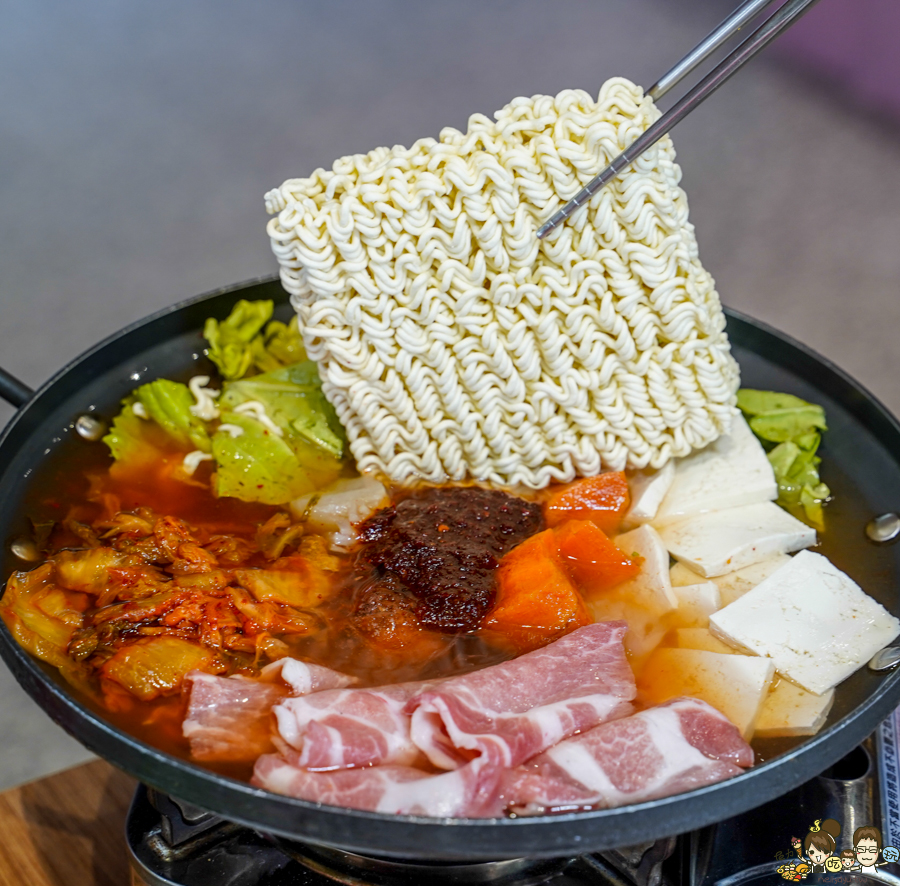 韓國料理 韓式炸雞 炸雞 鍋物 飯捲 韓式飯卷 好吃 推薦 脆榖 聚餐 高雄美食