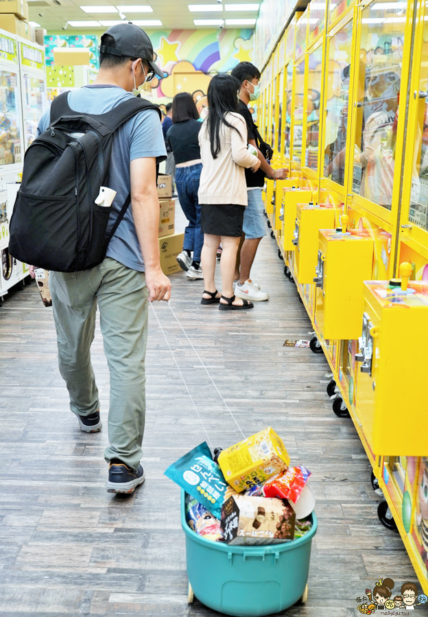 熊愛夾 零食 餅乾 夾零食 娃娃機 嘉義旅遊 嘉義好玩 親子 遊戲 互動 