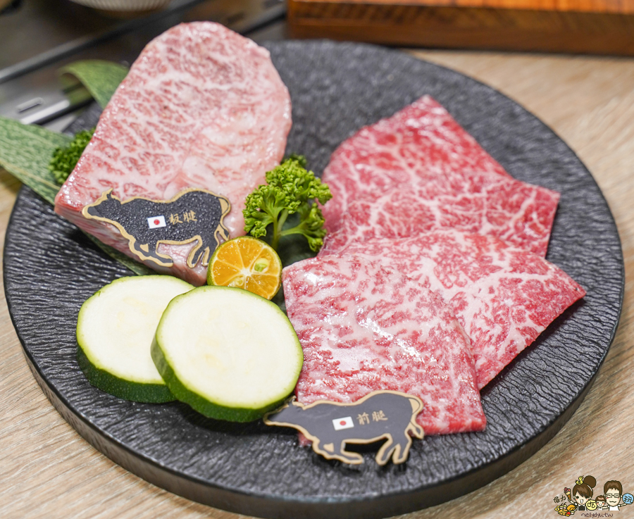 高雄慶生 紀念日 約會 慶祝 包廂 吃燒肉 燒肉推薦 癮燒 和牛 頂級 好吃 生日送