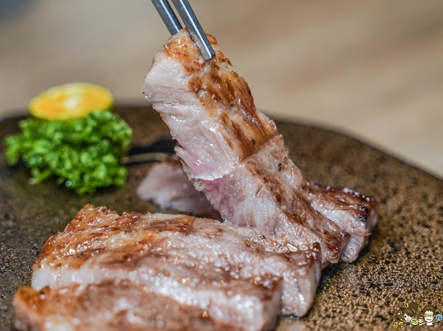 高雄慶生 紀念日 約會 慶祝 包廂 吃燒肉 燒肉推薦 癮燒 和牛 頂級 好吃 生日送