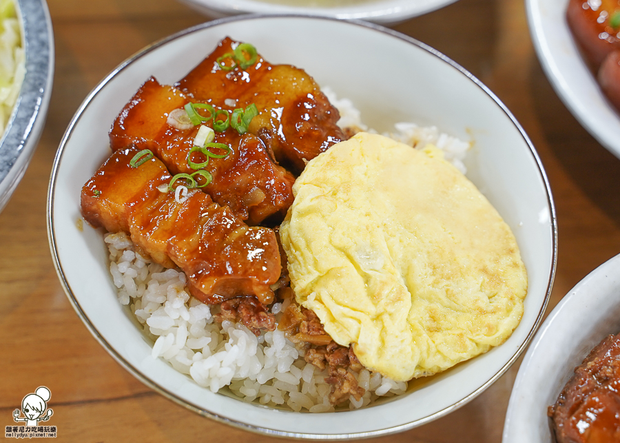 高雄巷弄美食 小丸家 魚丸 上海紅燒肉 照燒雞腿 咖哩飯 文化中心 隱藏版 庶民美食