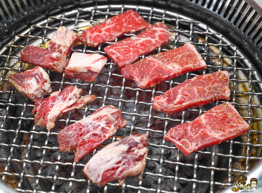 高雄燒肉 燒肉吃到飽 烤肉 美食 套餐 高雄必吃 素食 個人燒肉 聚餐 約會 吃到飽