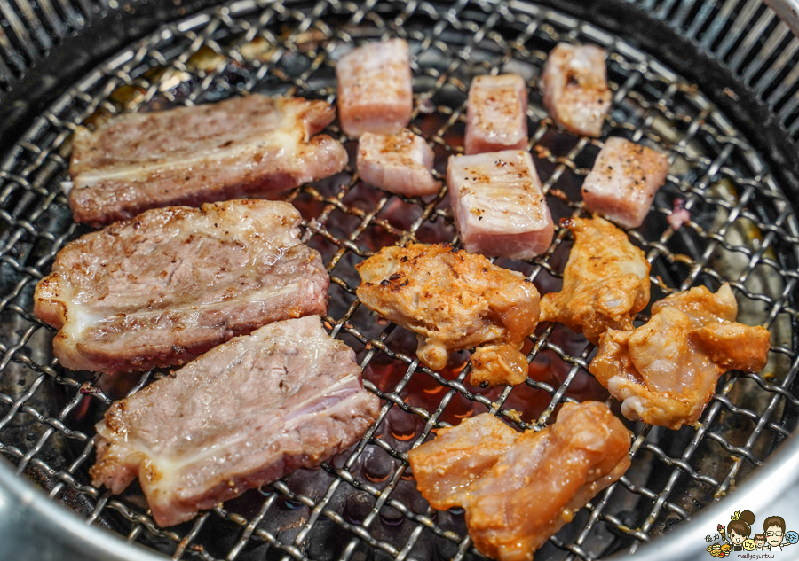 高雄燒肉 燒肉吃到飽 烤肉 美食 套餐 高雄必吃 素食 個人燒肉 聚餐 約會 吃到飽