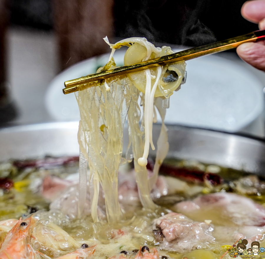 春囍 火鍋 酸辣魚 正宗酸菜魚鍋、番茄酸菜火鍋 火鍋 鍋物 約會 聚餐 吃冰