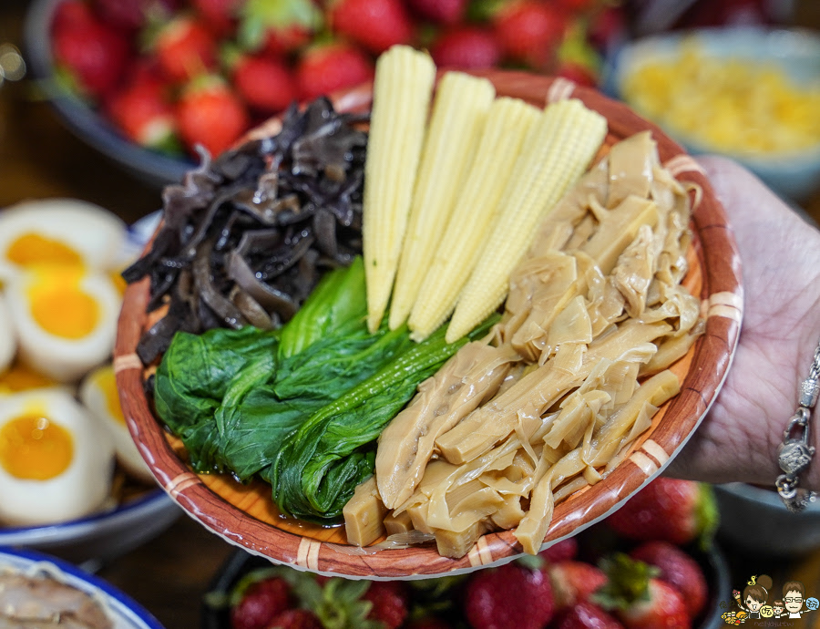 高雄吃到飽 吃到飽 拉麵吃到飽 佛心 草莓 冬季限定 炸物 好吃 美術館美食 高雄美食 高雄拉麵