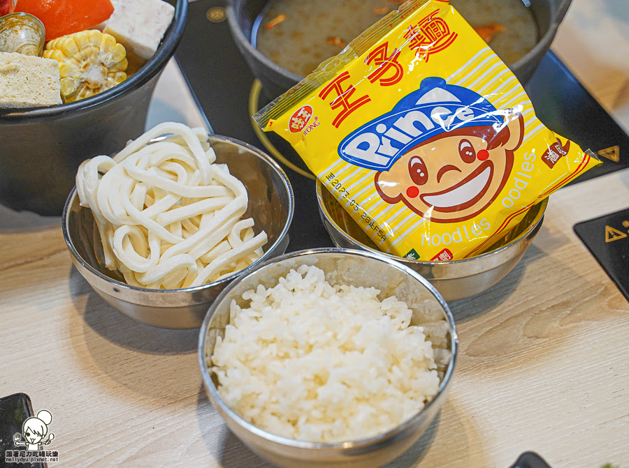 鳳山火鍋 自助吧 鳳山個人鍋 家庭聚餐 聚會 商務聚會 火鍋 鍋物 高雄美食 金宸