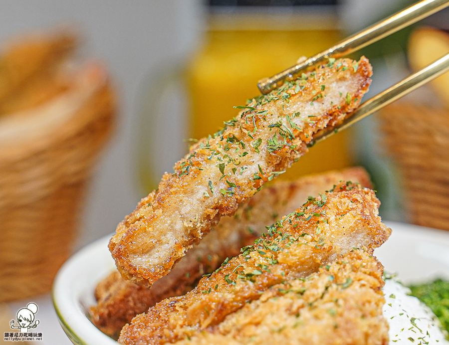 巨蛋美食 漢神巨蛋 複合式 聚餐 約會 食光杯 夏威夷 南洋 特色 親子 