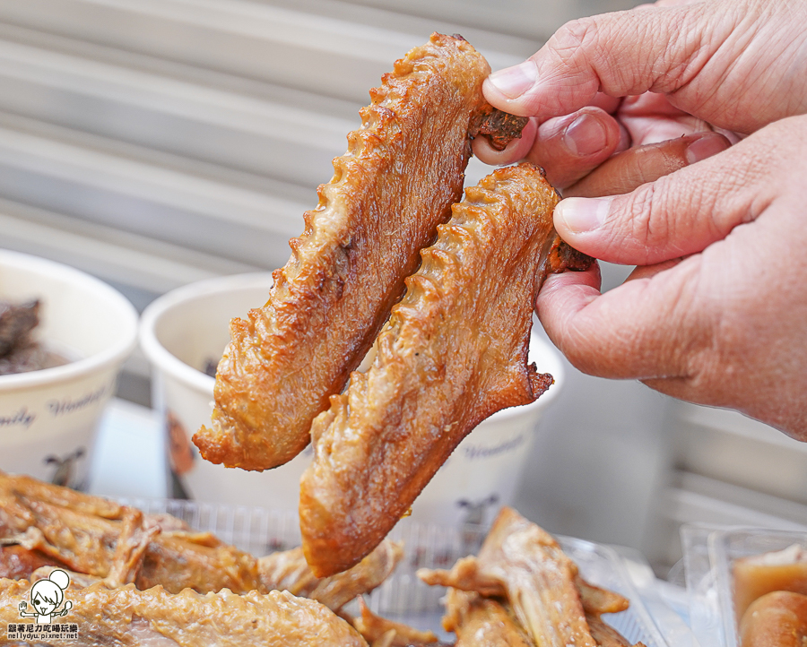 正忠市場 阿鴻煙燻滷味 老滷汁 滷味 市場美食 老字號 傳承 三代 必吃 過年過節 拜拜 傳統美食 宅配 配送 好吃 團購 公家機關