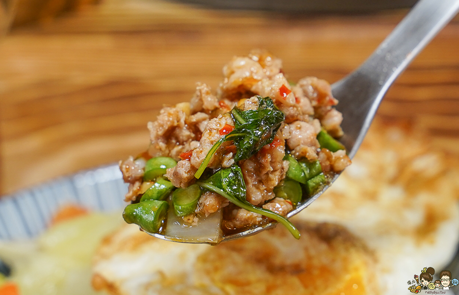  泰炒捌食 博愛店 高雄美食 泰國料理 泰式 開胃 外帶 外送 好吃 夠味 必吃 南洋特色 