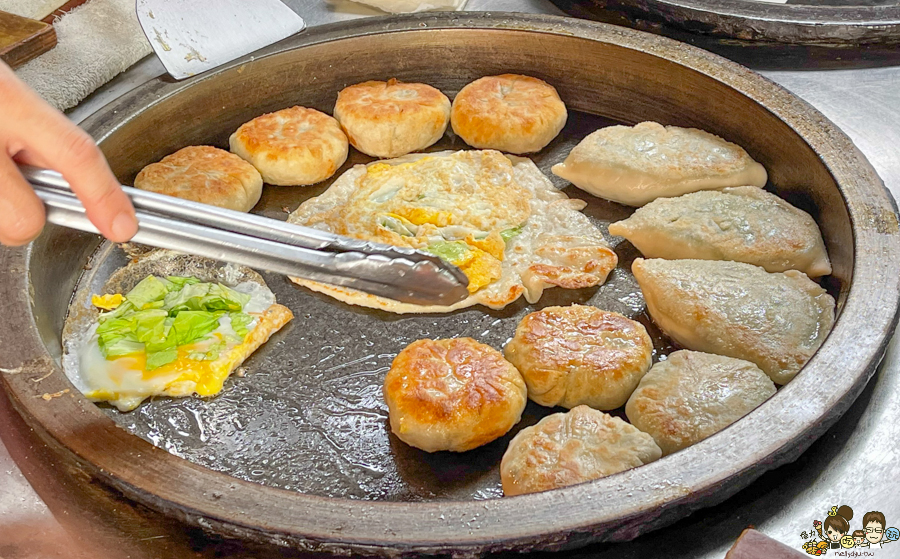 鹽埕美食 小吃 韭菜盒 豬肉餡餅 餡餅 蔬菜蛋餅 市場 早市場