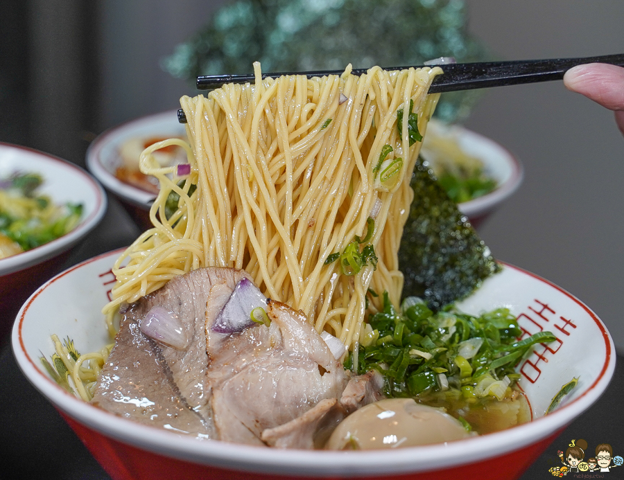 日式拉麵 拉麵 台灣陽春拉麵 巷弄美食 學區美食 好吃 推薦 隱藏版 高雄拉麵