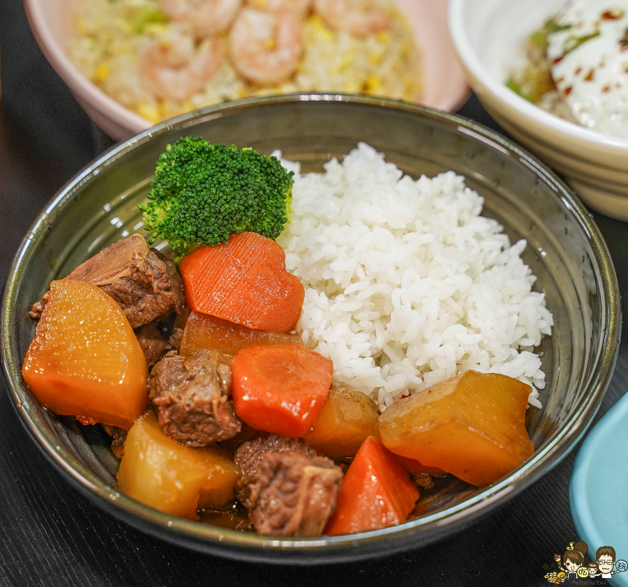 仁武美食 瑞克夜宵 宵夜 美食 牛排 原塊肉 特色 隱藏版 祖傳 在地 金門炒泡麵 