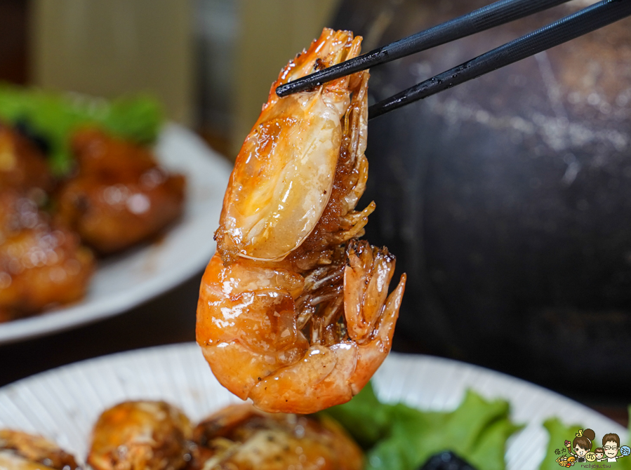 台中旅遊 台中美食 泰國蝦 蝦料理 聚餐 親子 聚會 慶生 鴻龍宴 好吃 新鮮 活撈 全蝦宴席 包廂