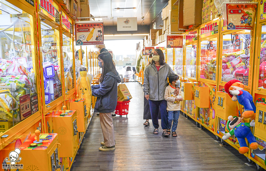 夾食町親子樂園 夾娃娃 夾零食 文山特區 好玩 有趣 親子互動 同樂