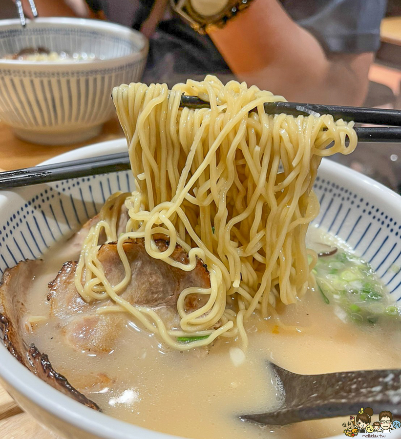 鹽埕美食 拉麵 好吃 日本拉麵 日式 道地 豚骨 醬油 好吃 鹽埕