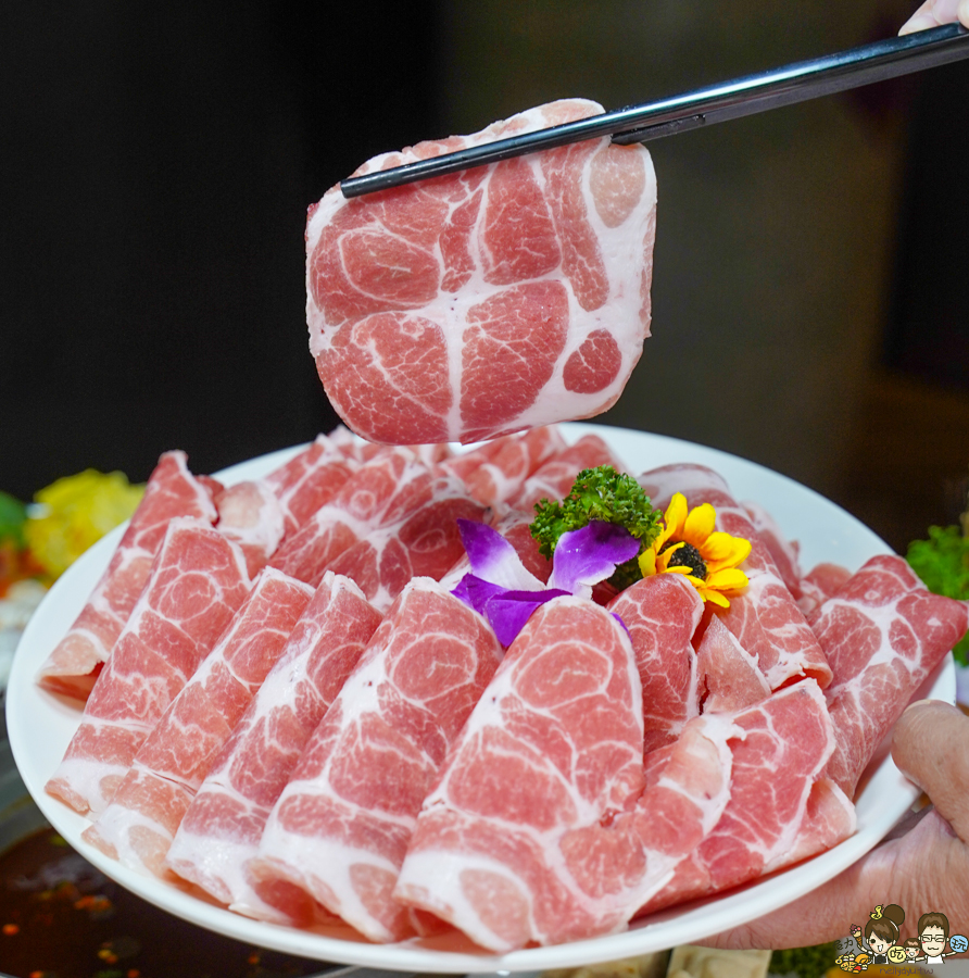 河堤社區 鍋物 個人鍋 高雄火鍋 必吃 姜一鼎 聚餐 約會 親子 家庭 麻辣