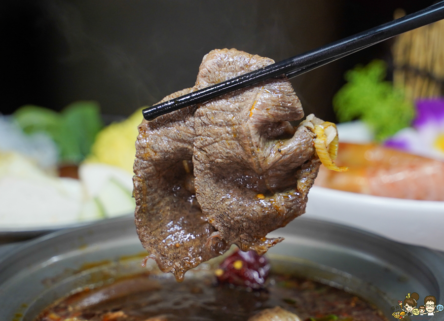 河堤社區 鍋物 個人鍋 高雄火鍋 必吃 姜一鼎 聚餐 約會 親子 家庭 麻辣