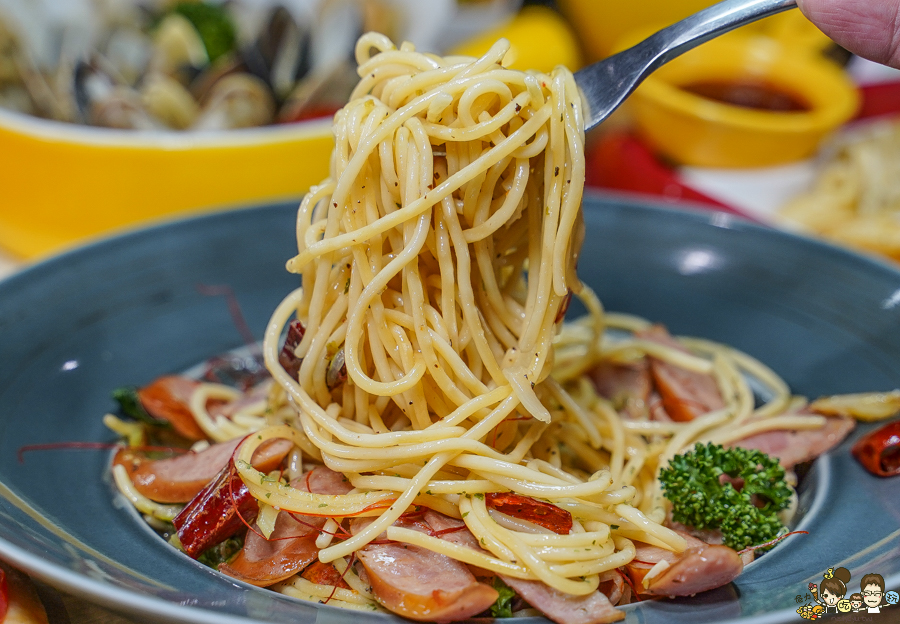 義客隆Pasta 義大利麵 燉飯 披薩 聚餐 約會 好吃 澎派 平價 高雄美食 魔球濃湯