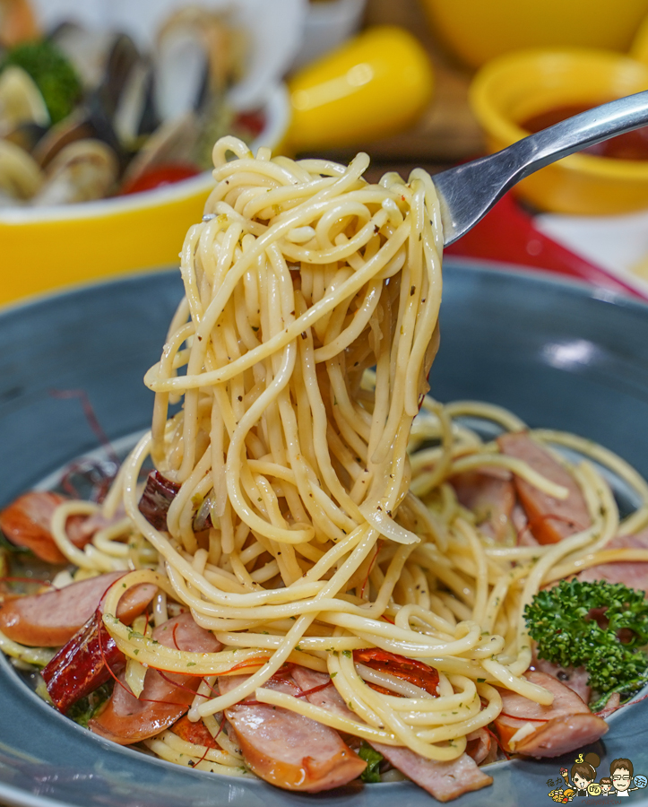 義客隆Pasta 義大利麵 燉飯 披薩 聚餐 約會 好吃 澎派 平價 高雄美食 魔球濃湯