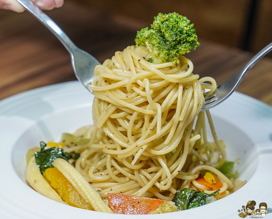 義客隆Pasta 義大利麵 燉飯 披薩 聚餐 約會 好吃 澎派 平價 高雄美食 魔球濃湯