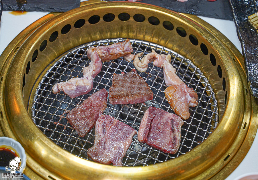 燒肉推薦 無邪燒肉 好吃 聚餐 約會 慶生 獨家 獨特 究好豬 台南美食 必吃 好吃