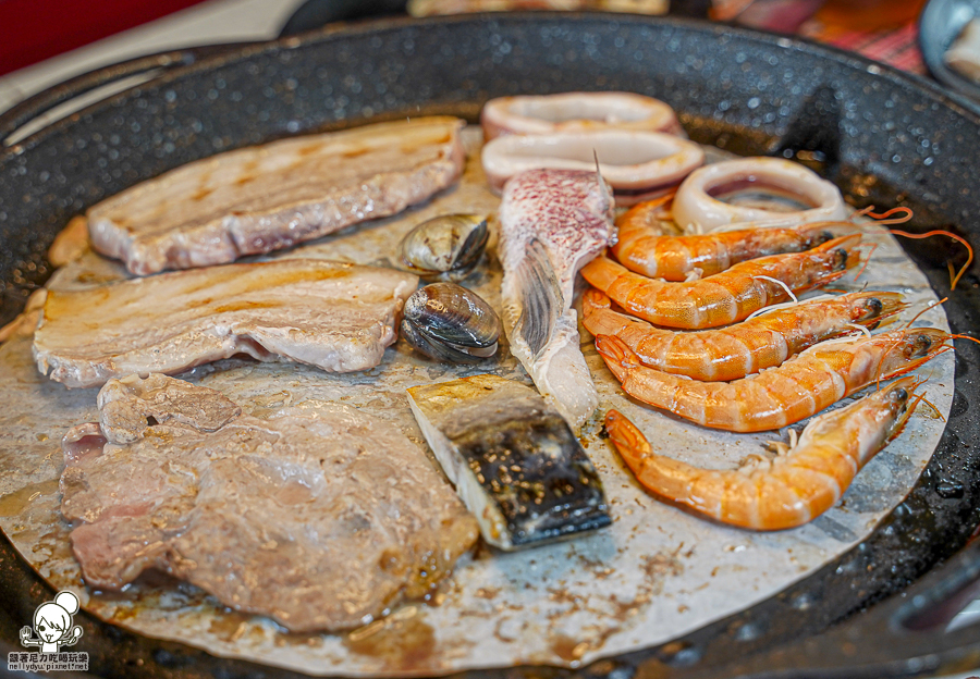 韓式烤肉 吃到飽 燒肉 高雄吃到飽 高雄韓式料理 火烤兩吃 聚餐 聚會 歡樂 高雄美食