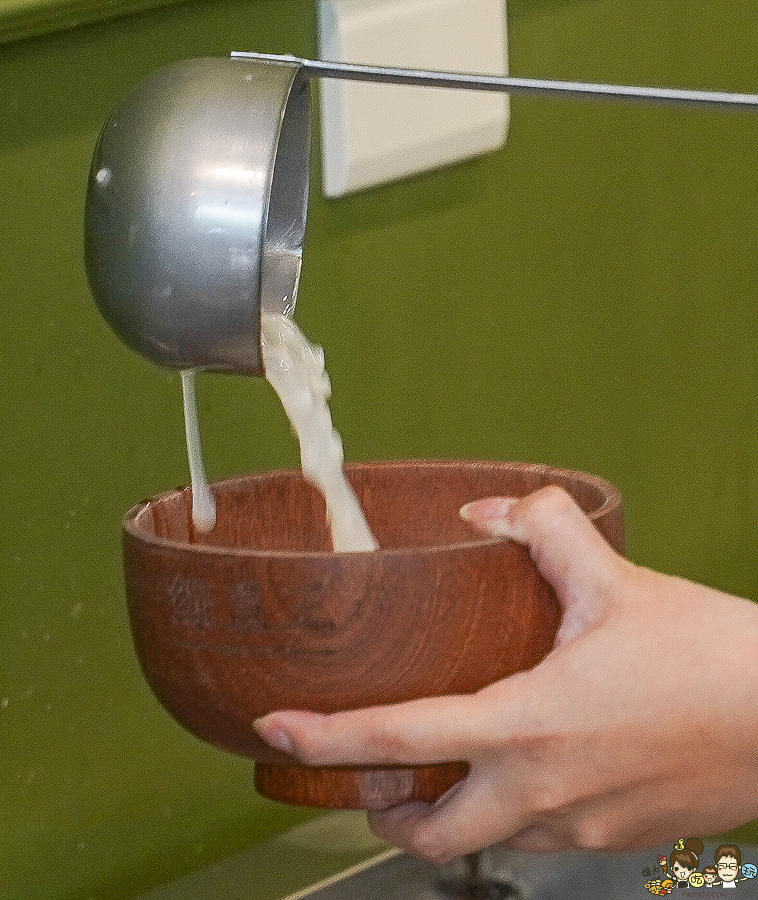 綠豆王 老店 甜湯 老字號 高雄綠豆湯 綠豆沙 巷弄 銅板 飲品 消暑 天然 高雄美食