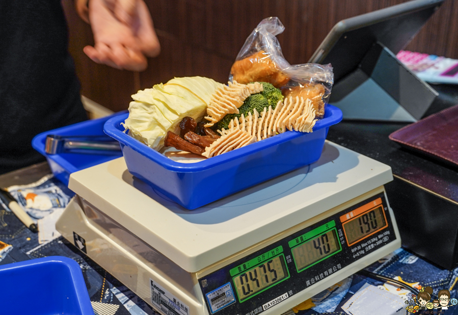 鼎香乾鍋、酸菜魚、水煮牛 高雄美食 聚餐 鍋物 火鍋 麻辣 乾鍋 兩吃 好吃 推薦 獨門 特色 川味 