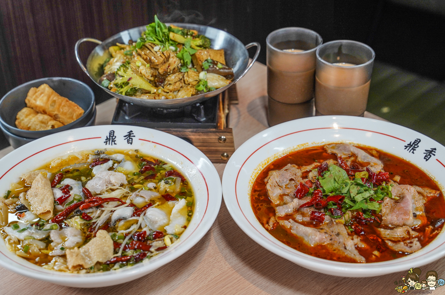 鼎香乾鍋、酸菜魚、水煮牛 高雄美食 聚餐 鍋物 火鍋 麻辣 乾鍋 兩吃 好吃 推薦 獨門 特色 川味 