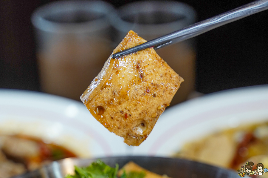 鼎香乾鍋、酸菜魚、水煮牛 高雄美食 聚餐 鍋物 火鍋 麻辣 乾鍋 兩吃 好吃 推薦 獨門 特色 川味 