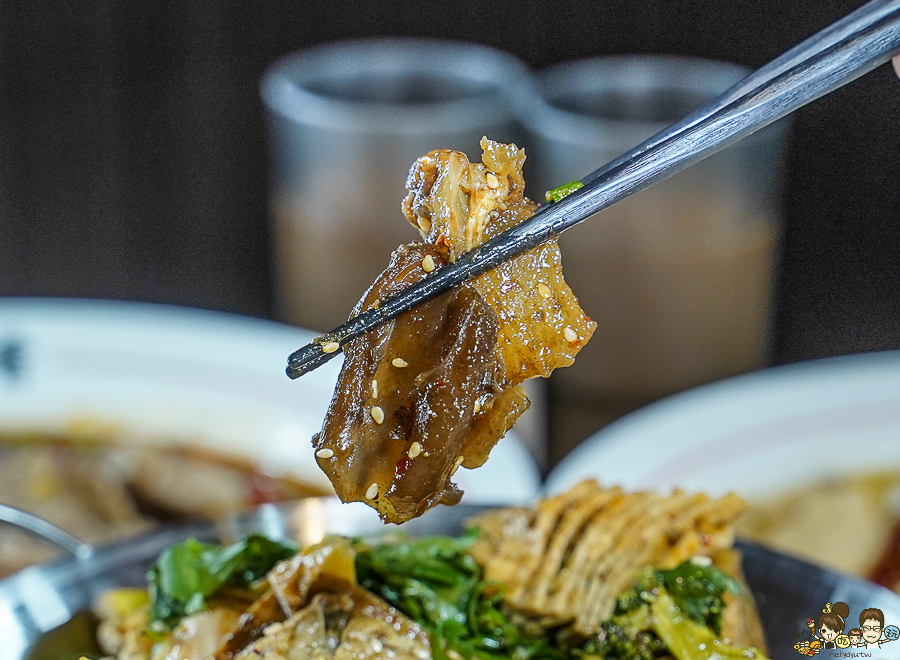 鼎香乾鍋、酸菜魚、水煮牛 高雄美食 聚餐 鍋物 火鍋 麻辣 乾鍋 兩吃 好吃 推薦 獨門 特色 川味 