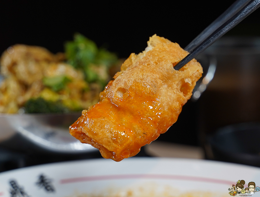 鼎香乾鍋、酸菜魚、水煮牛 高雄美食 聚餐 鍋物 火鍋 麻辣 乾鍋 兩吃 好吃 推薦 獨門 特色 川味 