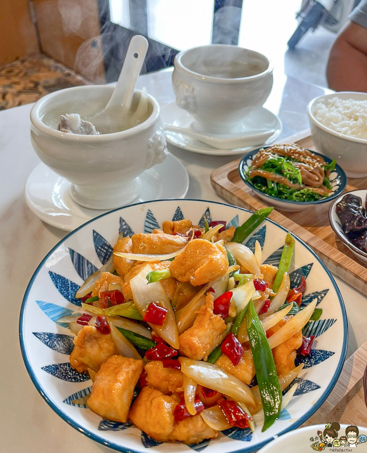 品粵私房菜 私房菜 桌菜 好吃 左營美食 推薦 必吃 品粵 涼涼麵 特色 獨特 