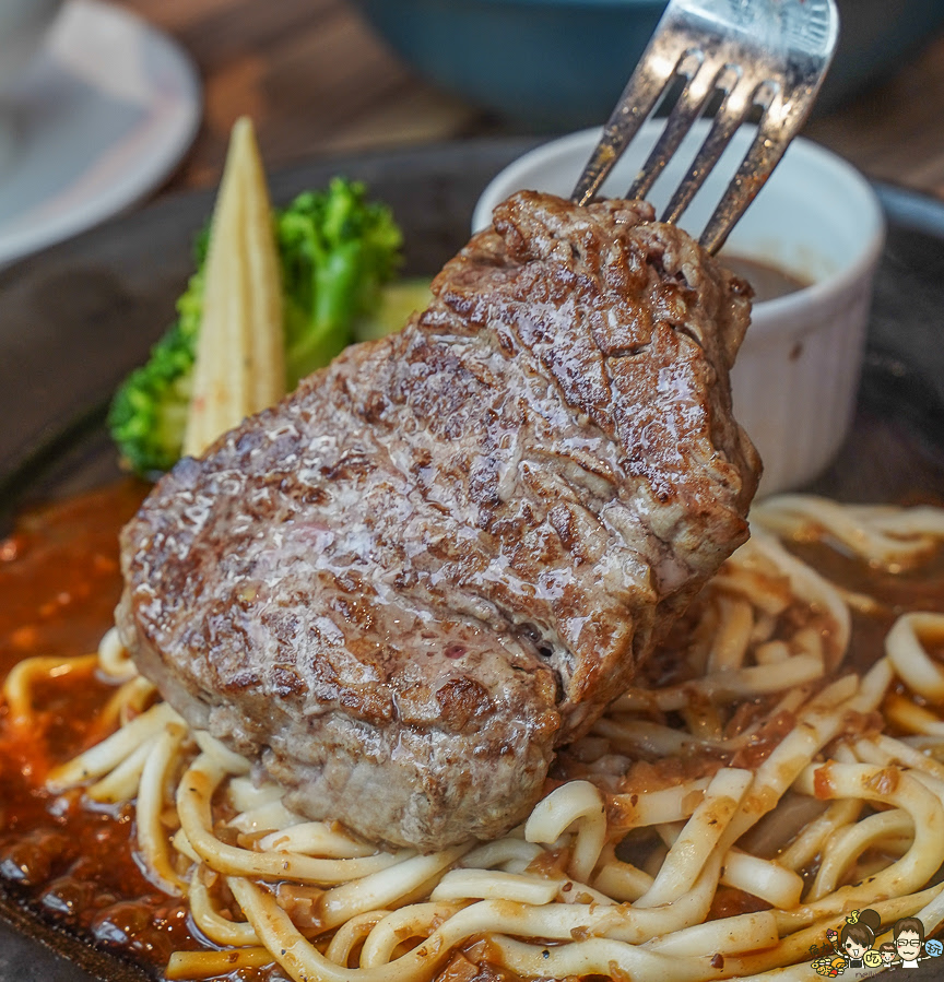 鐵板牛排 平價牛排 自助吧 家庭聚餐 親子 Double 萬牛排館 高雄鐵板牛排 鳳山美食 高雄美食