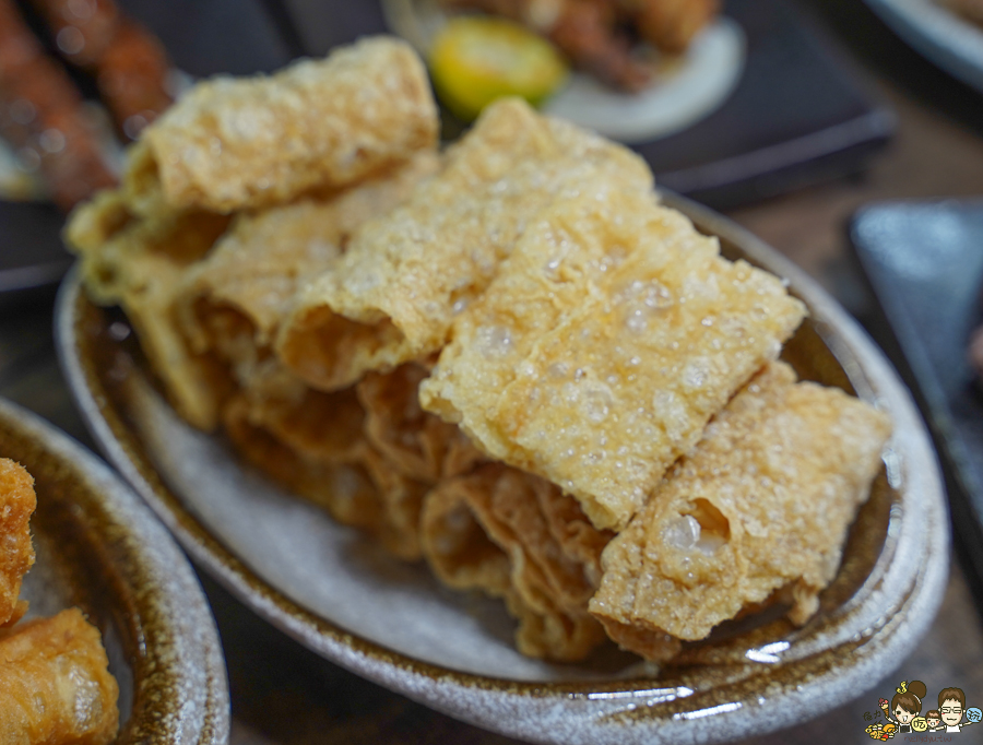 高雄魚小二 串燒 烤物 宵夜 晚餐 小酌 聚會 重慶烤魚 麻辣烤魚 麻辣乾鍋 高雄美食