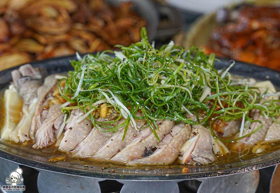 嘉義美食 交流道下 甕窯雞 脆皮烤雞 私房料理 山產 特色 好停車 聚餐 圓桌 合菜 便宜好吃 免費招待