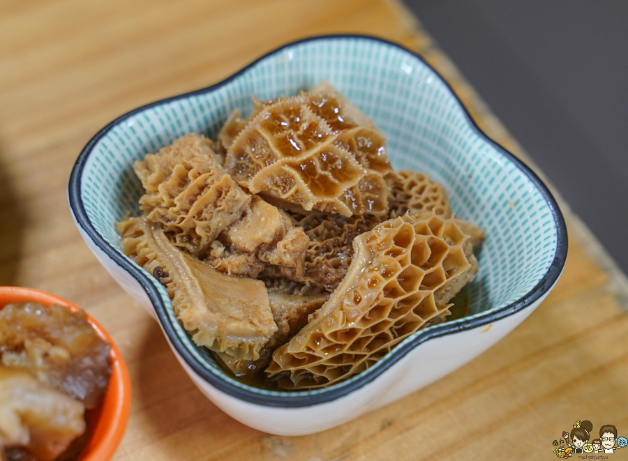 牛肉麵 肉肉控 台南美食 必吃牛肉麵 好吃 推薦 在地 宅配 冷凍包 新鮮 小拉麵 