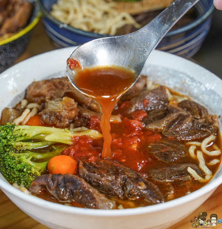 牛肉麵 肉肉控 台南美食 必吃牛肉麵 好吃 推薦 在地 宅配 冷凍包 新鮮 小拉麵 