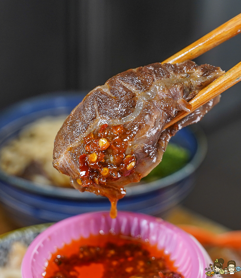 牛肉麵 肉肉控 台南美食 必吃牛肉麵 好吃 推薦 在地 宅配 冷凍包 新鮮 小拉麵 