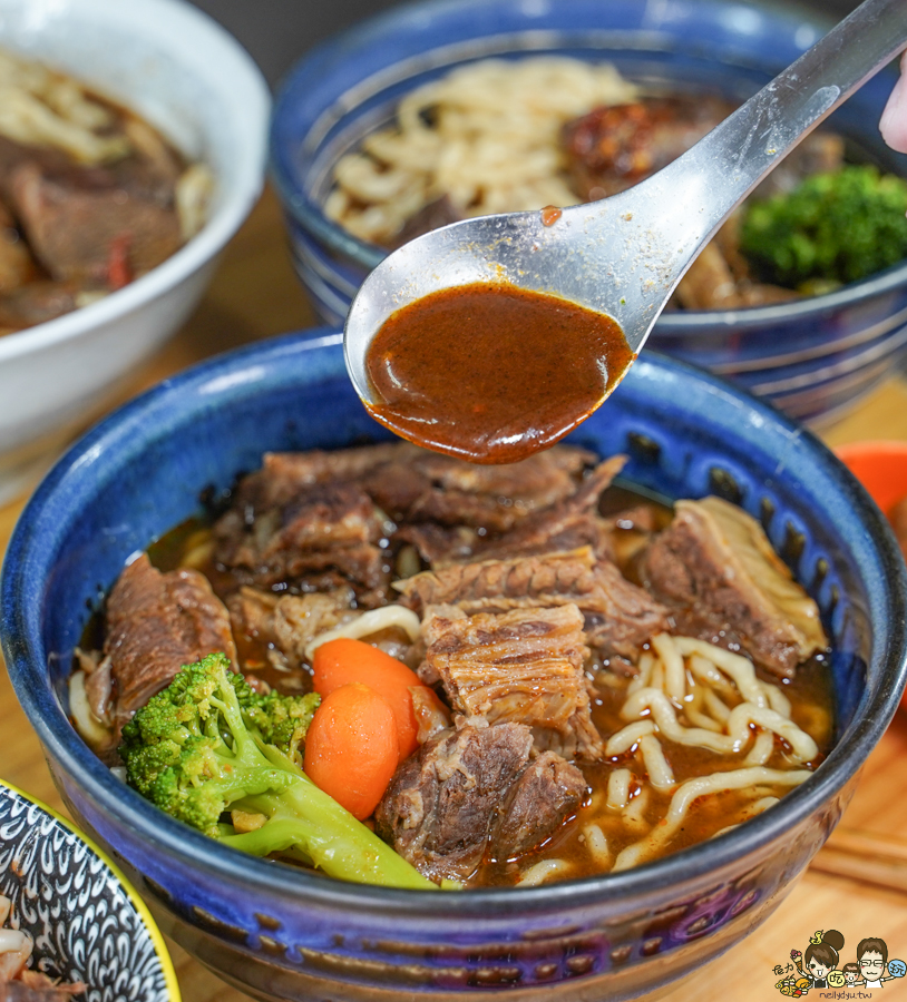 牛肉麵 肉肉控 台南美食 必吃牛肉麵 好吃 推薦 在地 宅配 冷凍包 新鮮 小拉麵 