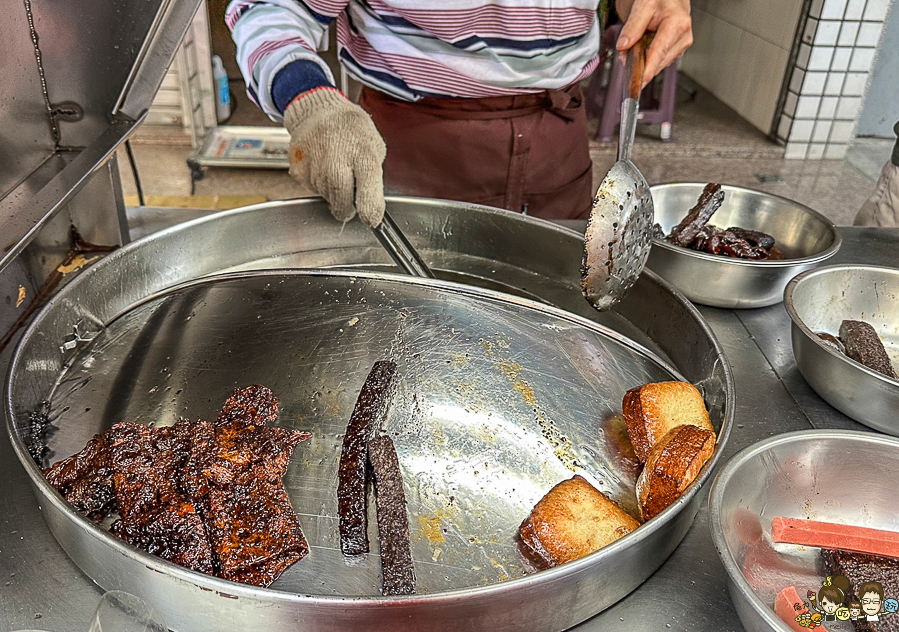 李 東山鴨頭 鼎山街美食 高雄美食 在地 好吃 推薦 小吃