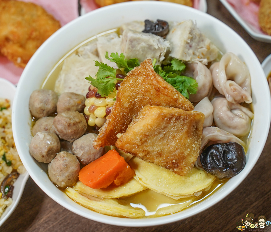 3千金呷飯館(顏家沙鍋魚頭) 高雄美食 炒飯 海鮮粥 沙鍋 熱河美食