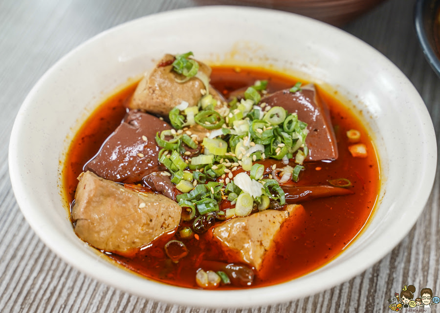 酸辣粉 牛肉麵 排骨 麻辣 砂鍋 巷弄 高雄美食 老巷子重慶特色小吃